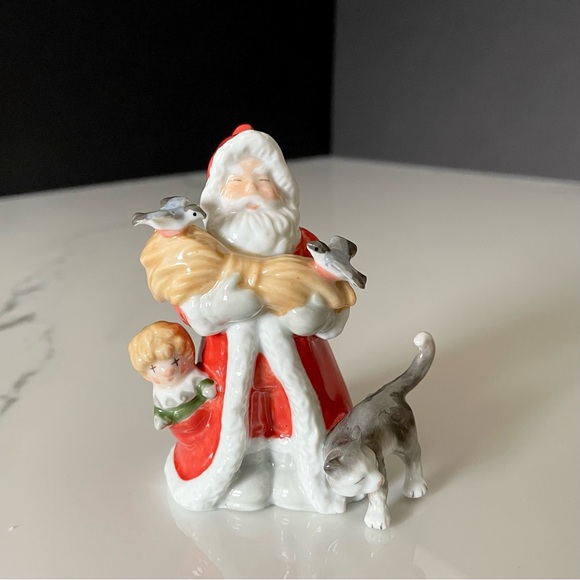 Santa with Birds & Cat - 2010 Annual Santa Figurine by Royal Copenhagen - Picture 1 of 9